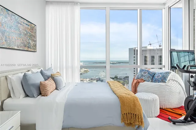 $1,650,000 | 851 Northeast 1st Avenue, Unit 3911, Miami, FL 33132