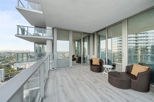 $1,650,000 | 851 Northeast 1st Avenue, Unit 3911, Miami, FL 33132