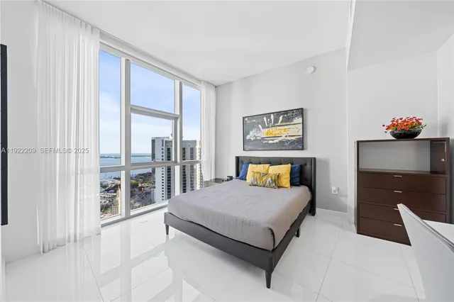$1,650,000 | 851 Northeast 1st Avenue, Unit 3911, Miami, FL 33132