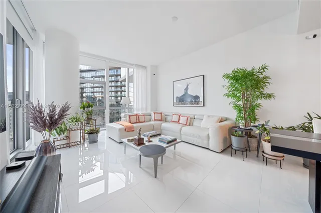 $1,650,000 | 851 Northeast 1st Avenue, Unit 3911, Miami, FL 33132