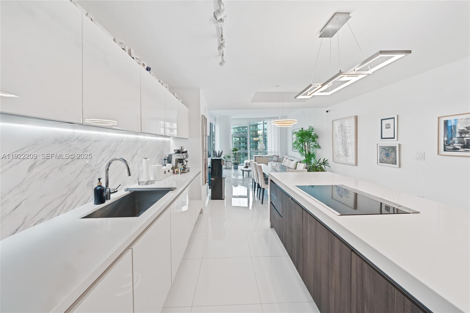 851 Northeast 1st Avenue, Unit 3911 Miami, FL 33132 - Photo 5 of 75