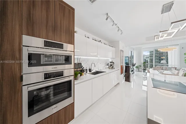 $1,650,000 | 851 Northeast 1st Avenue, Unit 3911, Miami, FL 33132
