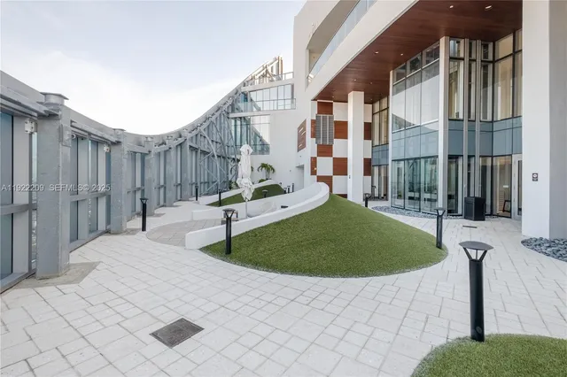 $1,650,000 | 851 Northeast 1st Avenue, Unit 3911, Miami, FL 33132