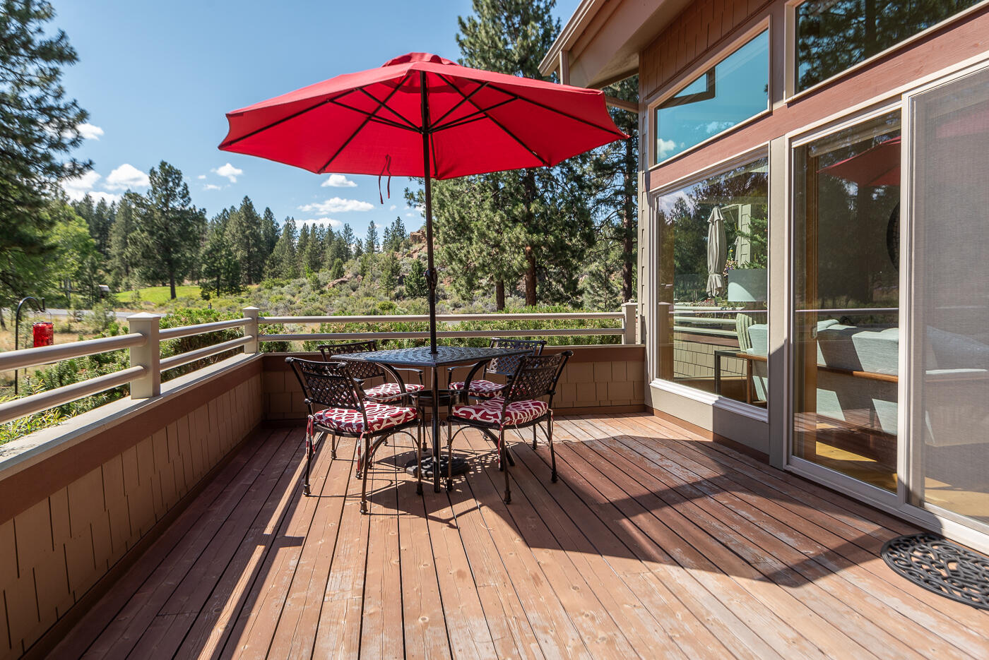 19521 Painted Ridge Loop Bend, OR 97702 - Photo 27 of 43 Main Level Deck