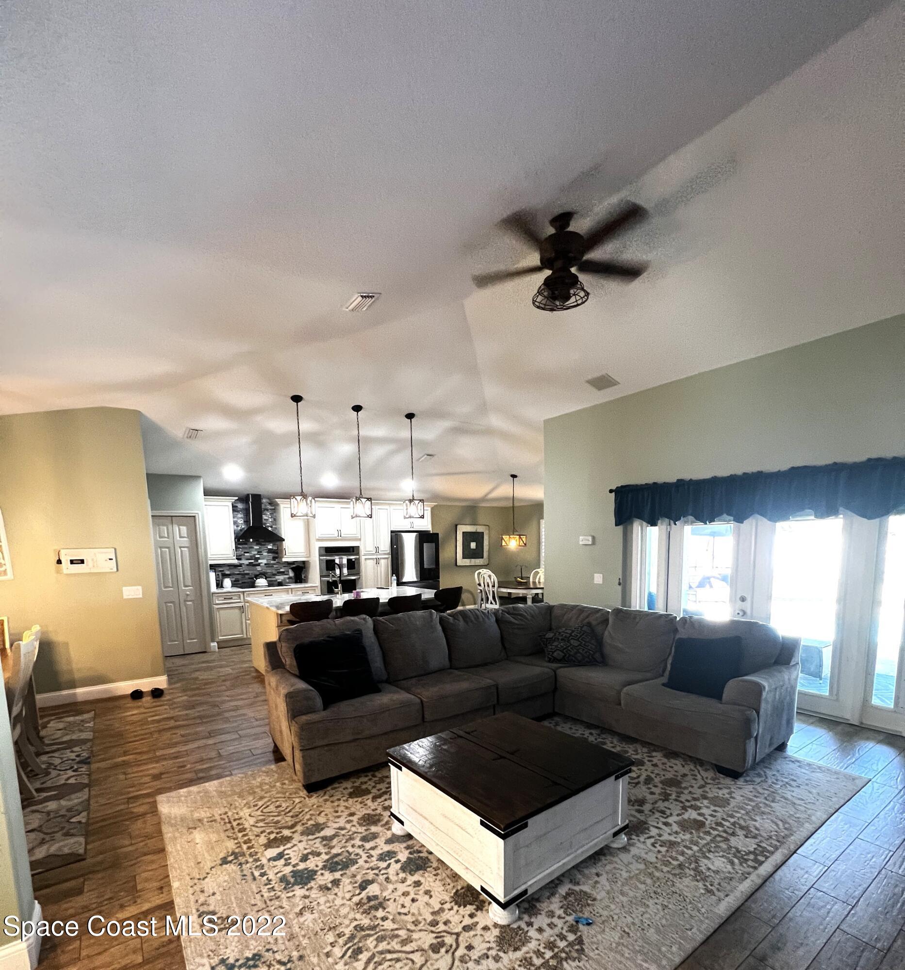 1099 Flagami Road Southeast Palm Bay, FL 32909 - Photo 4 of 28 Great Room