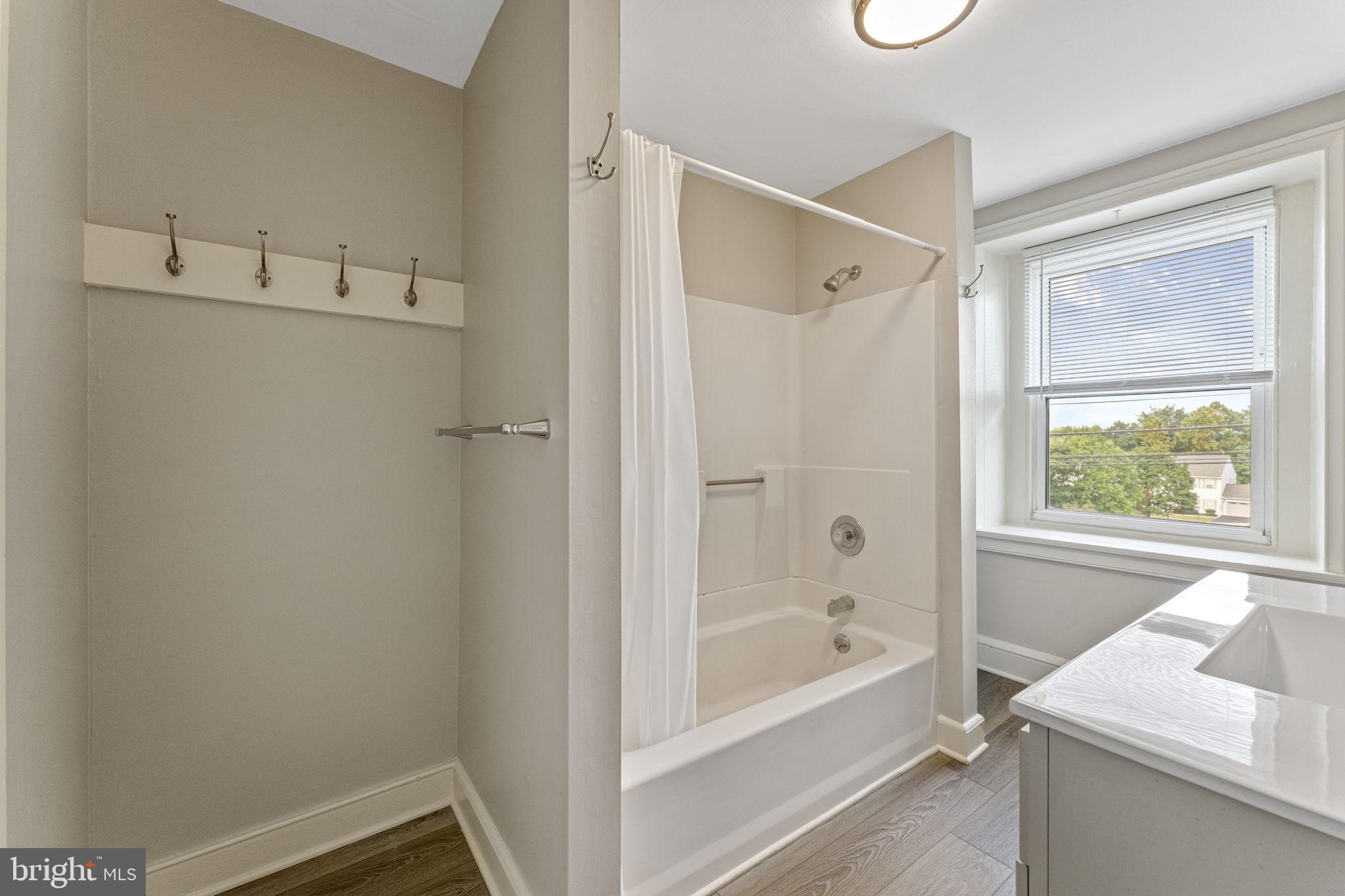 383 Anderson Road, Unit B King of Prussia, PA 19406 - Photo 16 of 21 Upstairs Full Bath