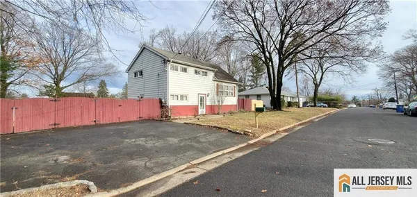 $3,700 | 40 Beverly Avenue, Somerset, NJ 08873