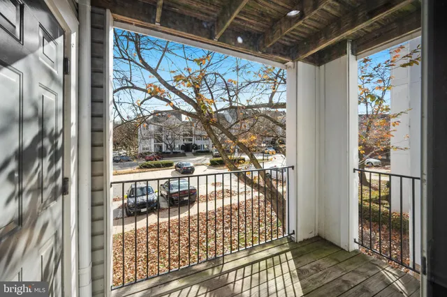 $359,999 | 10007 Vanderbilt Circle, Unit 7, Rockville, MD 20850