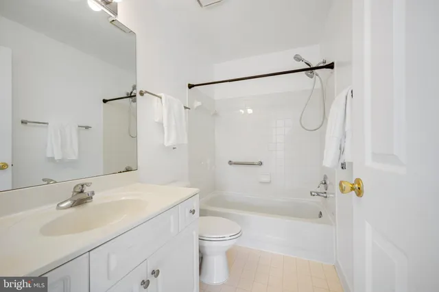 $359,999 | 10007 Vanderbilt Circle, Unit 7, Rockville, MD 20850