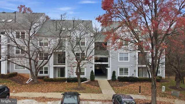$359,999 | 10007 Vanderbilt Circle, Unit 7, Rockville, MD 20850