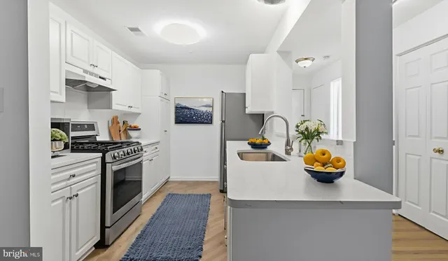 $359,999 | 10007 Vanderbilt Circle, Unit 7, Rockville, MD 20850