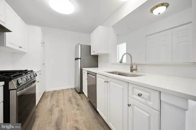 $359,999 | 10007 Vanderbilt Circle, Unit 7, Rockville, MD 20850