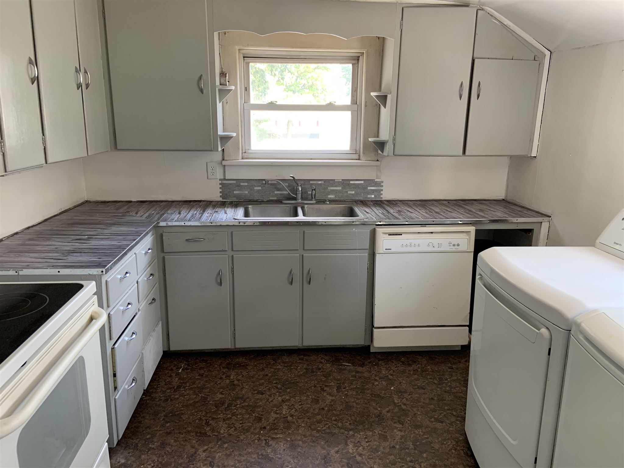 310 East Oak Street Butler, IN 46721 - Photo 22 of 36 Gallery Image 22