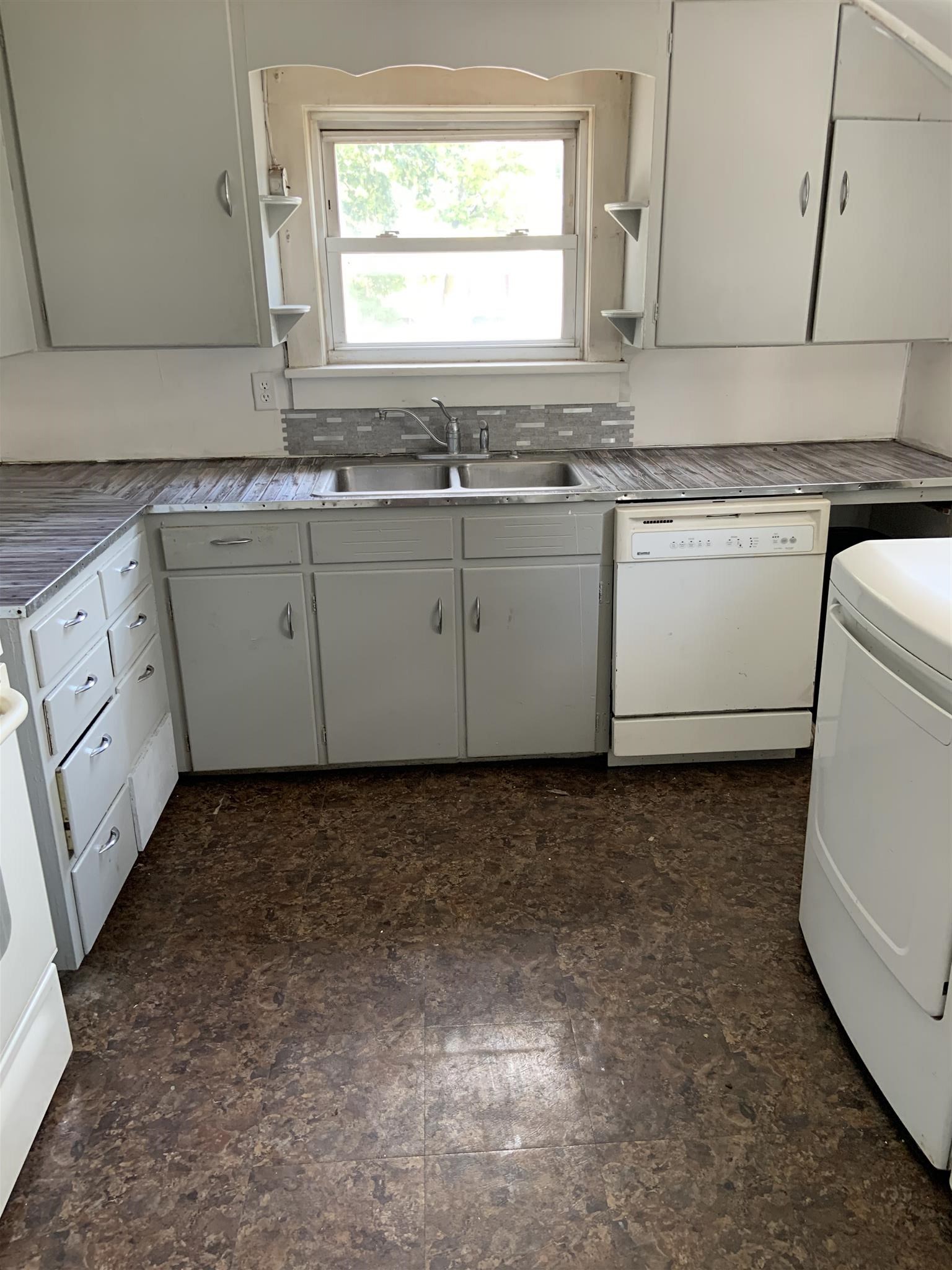 310 East Oak Street Butler, IN 46721 - Photo 23 of 36 Gallery Image 23