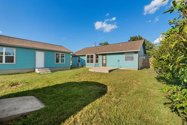 $295,000 | 710 Fallen Oak Drive, Bertram, TX 78605