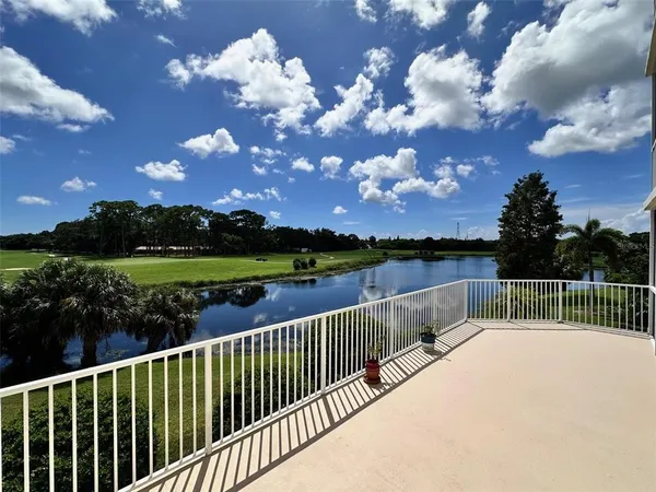 $499,900 | 1200 Country Club Drive, Unit 2106, Largo, FL 33771