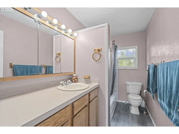 $449,000 | 8775 Fort Hill Road, Willamina, OR 97396