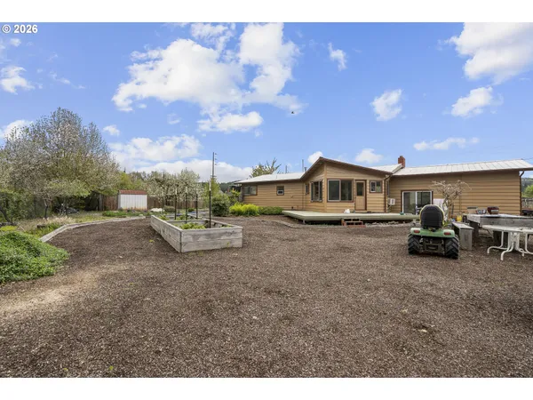 $449,000 | 8775 Fort Hill Road, Willamina, OR 97396
