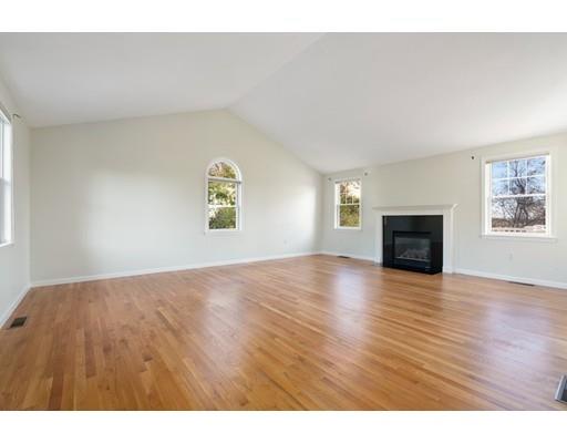 124 Raffaele Drive Waltham, MA 02452 - Photo 10 of 20 Gallery Image 10