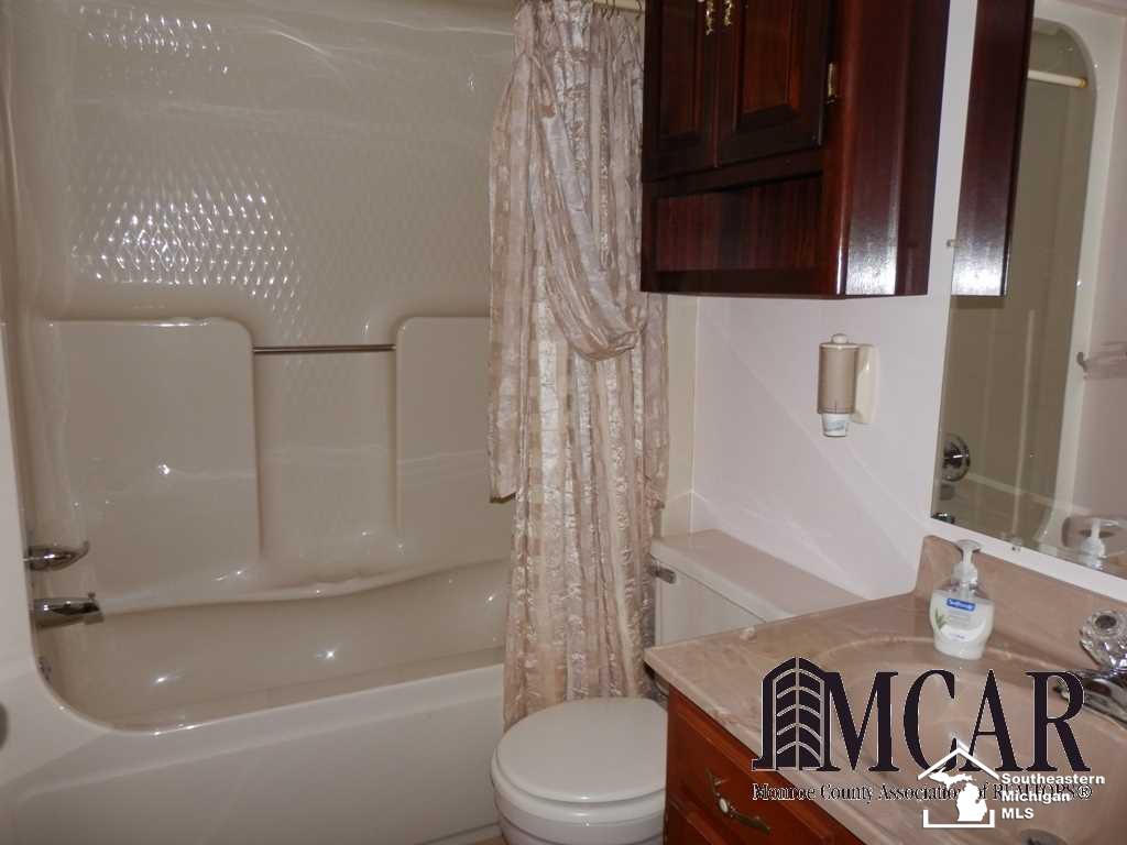 10933 North Custer Road Monroe, MI 48162 - Photo 16 of 31