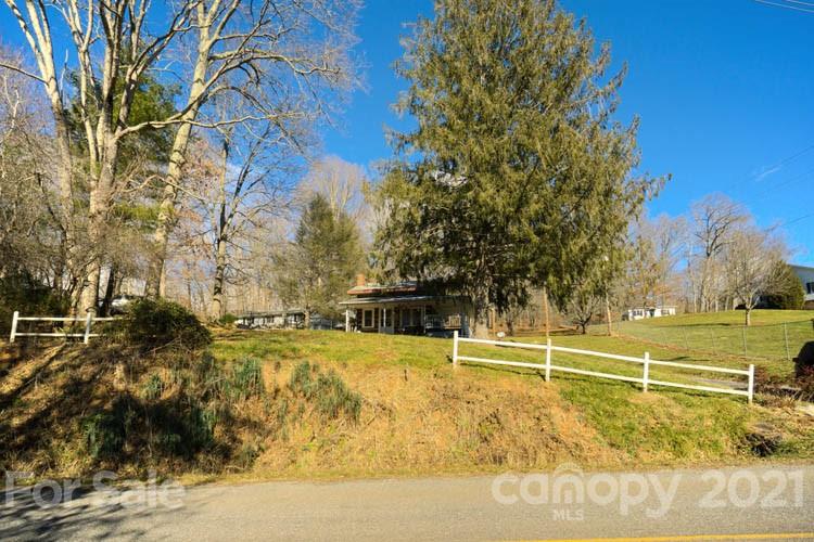 4904 Crabtree Mountain Road Clyde, NC 28721 - Photo 3 of 37 a view of an outdoor space
