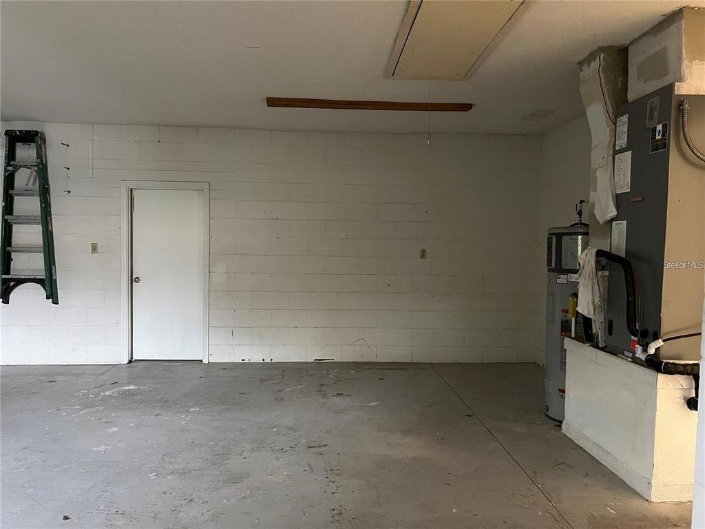 1201 Wolverine Trail Winter Springs, FL 32708 - Photo 27 of 29 a view of a room with racks on the wall