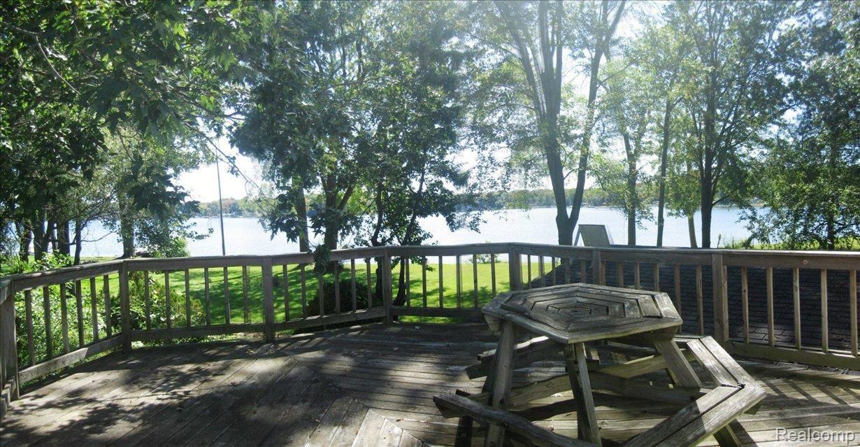 9595 Kress Road Pinckney, MI 48169 - Photo 5 of 15 Deck View Panorama