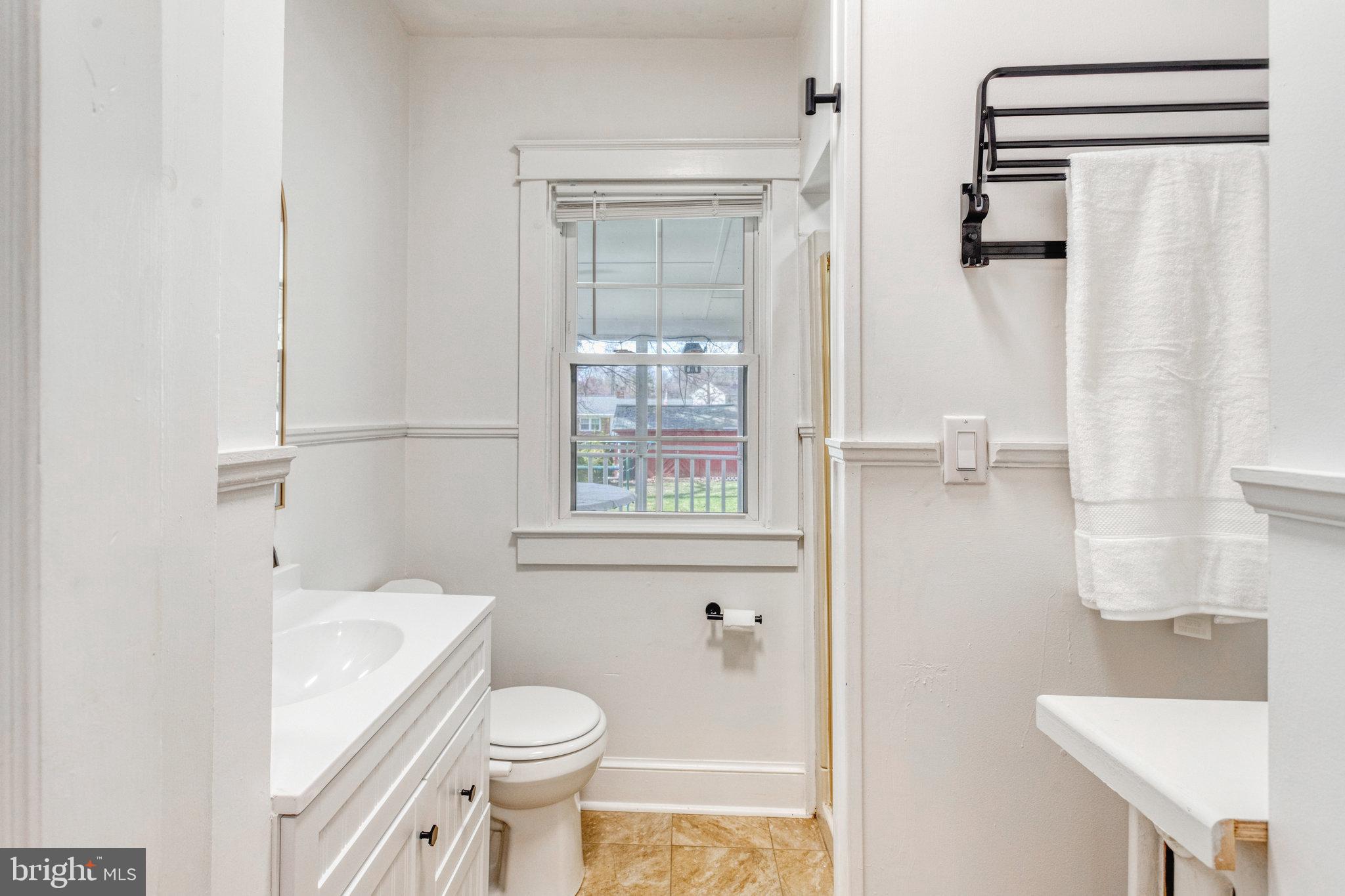 19310 Weaver Road Triangle, VA 22172 - Photo 20 of 43 Full Bath includes Stall Shower