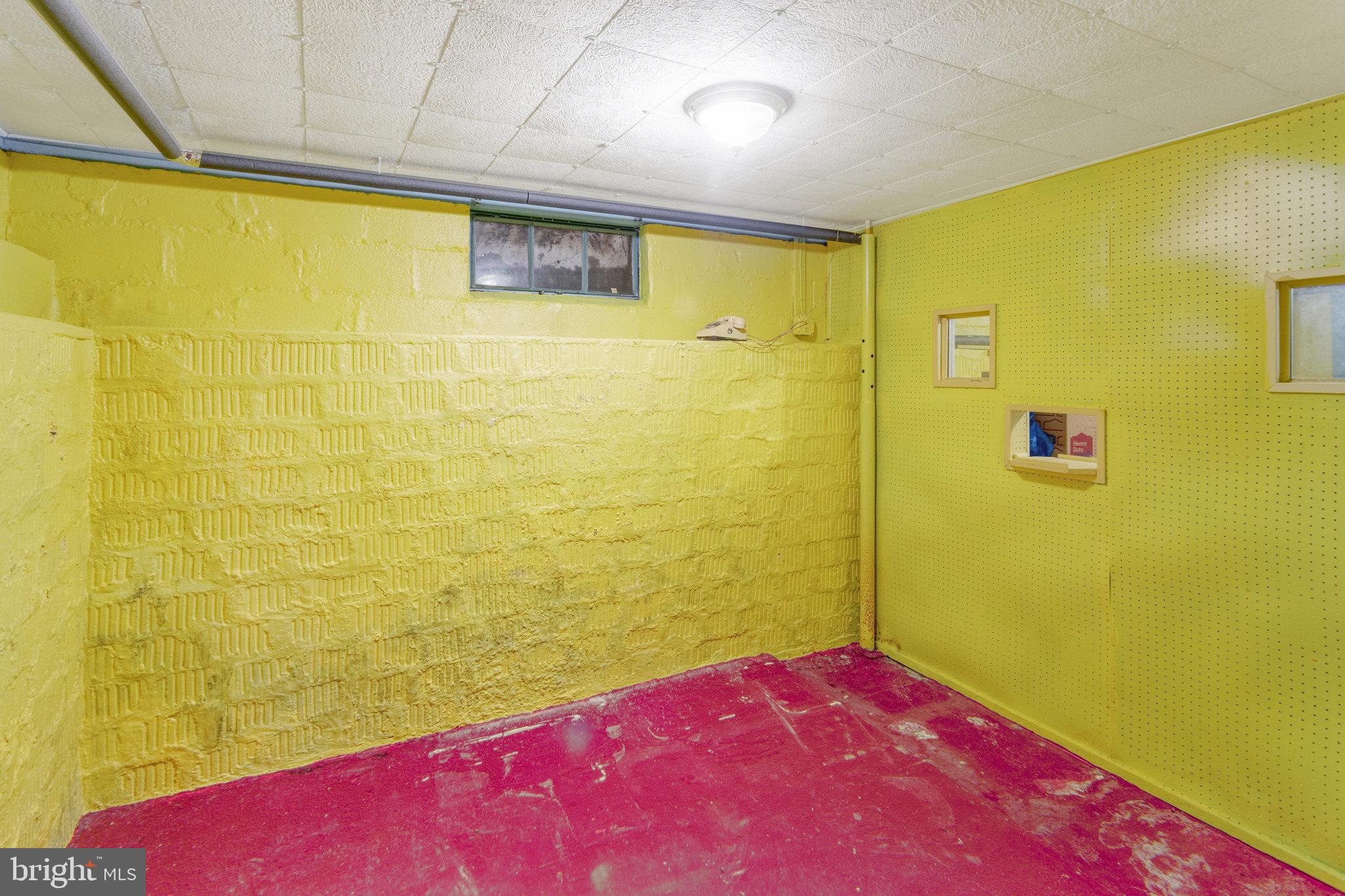 19310 Weaver Road Triangle, VA 22172 - Photo 34 of 43 Basement Room