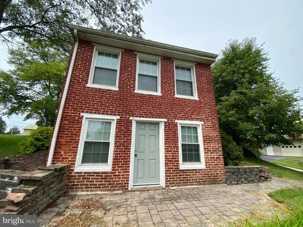 $1,275 | 114 North Street, Lewisberry, PA 17339