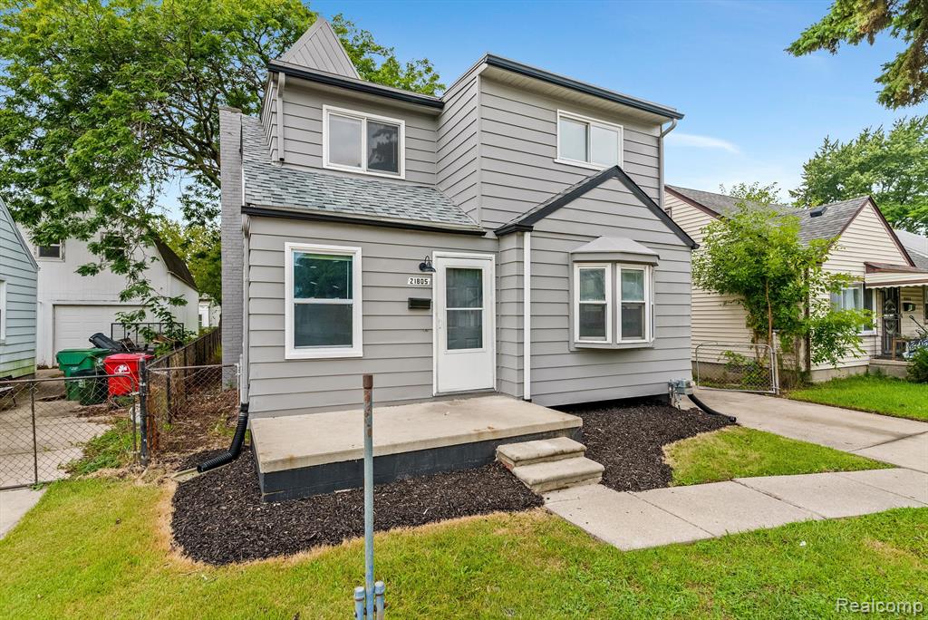 21805 Rausch Avenue Eastpointe, MI 48021 - Photo 3 of 33