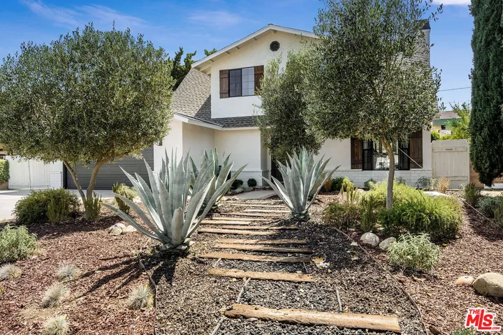 1084 Sycamore Drive, Simi Valley, CA 93065