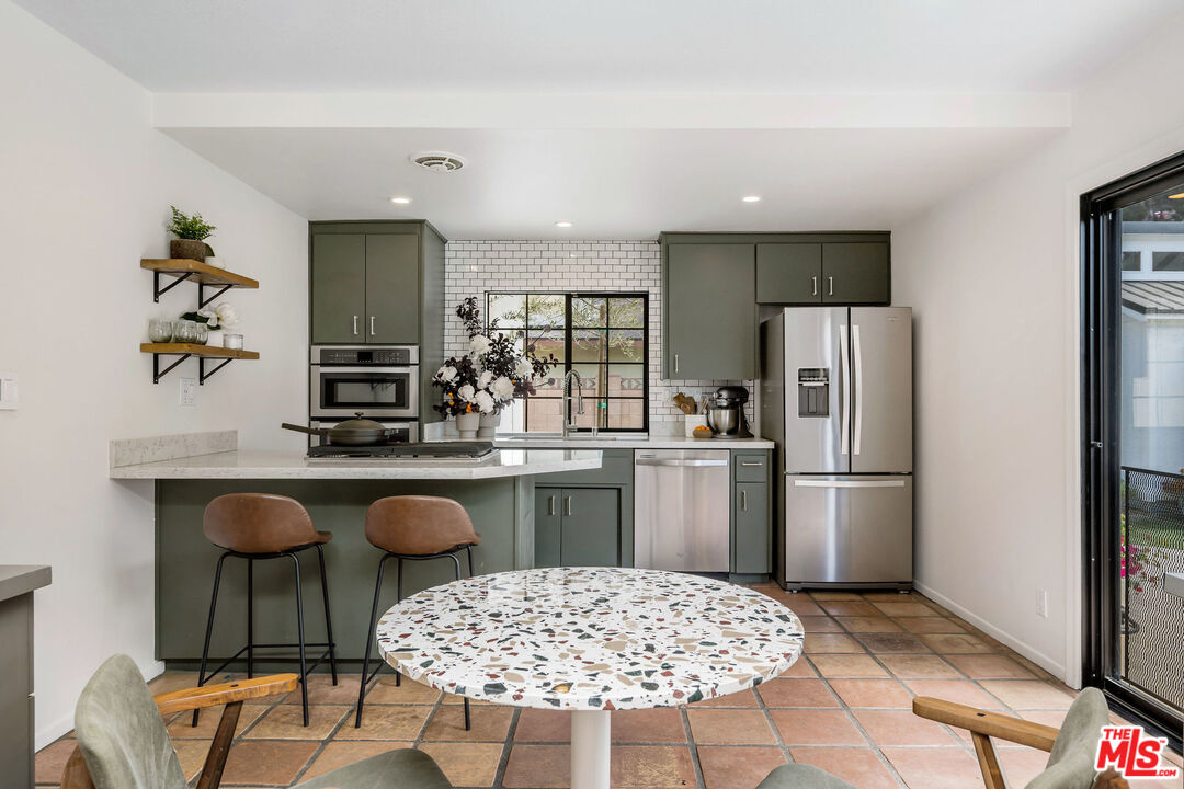 1084 Sycamore Drive Simi Valley, CA 93065 - Photo 11 of 29