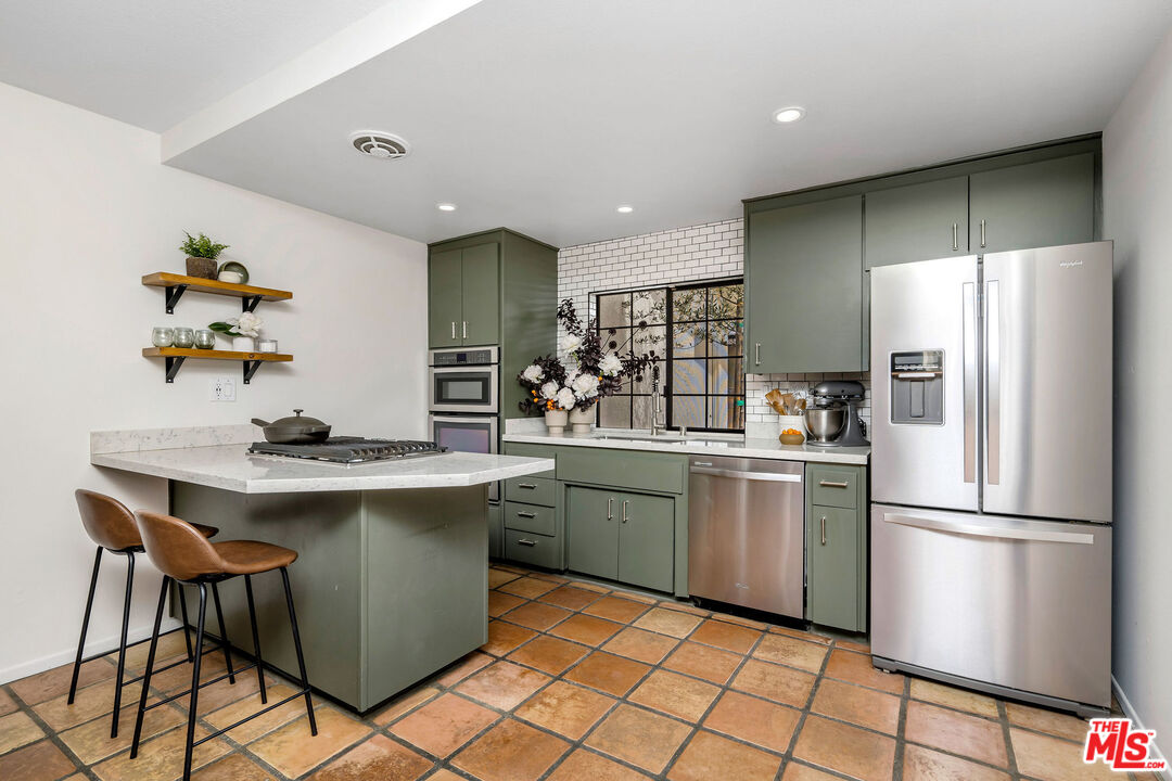 1084 Sycamore Drive Simi Valley, CA 93065 - Photo 12 of 29