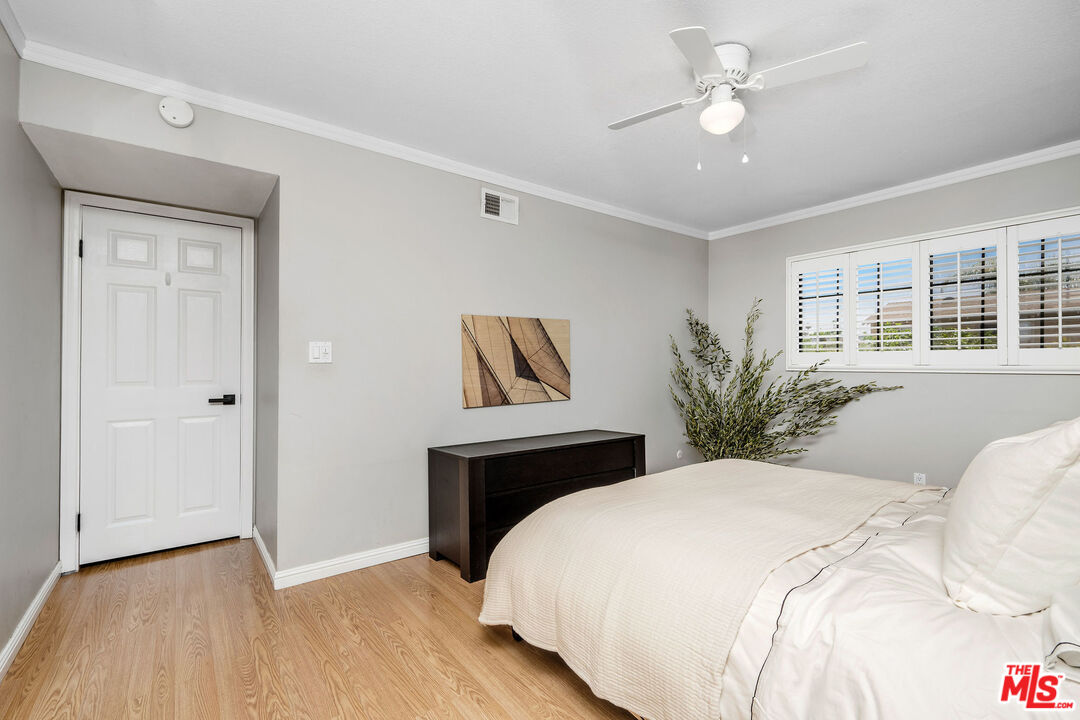 1084 Sycamore Drive Simi Valley, CA 93065 - Photo 23 of 29