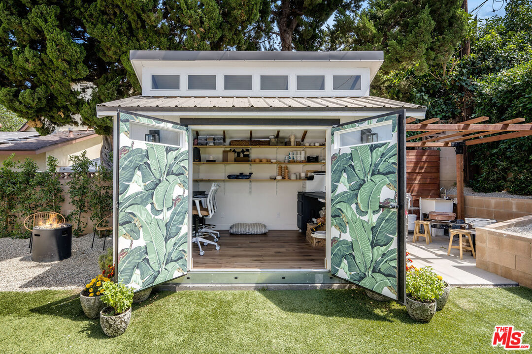 1084 Sycamore Drive Simi Valley, CA 93065 - Photo 26 of 29