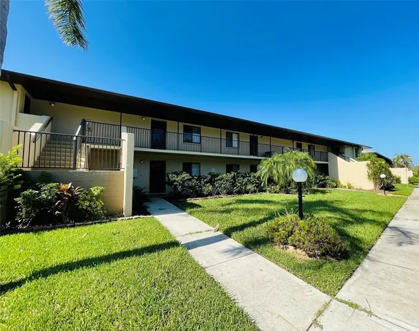 $2,700 | 4000 Oakview Drive, Unit L9, Port Charlotte, FL 33980