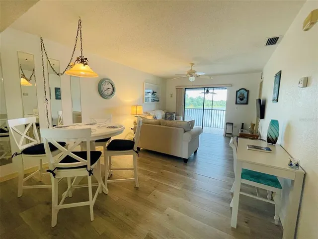 $2,700 | 4000 Oakview Drive, Unit L9, Port Charlotte, FL 33980