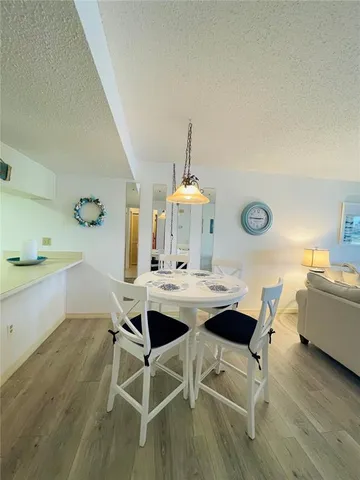 $2,700 | 4000 Oakview Drive, Unit L9, Port Charlotte, FL 33980