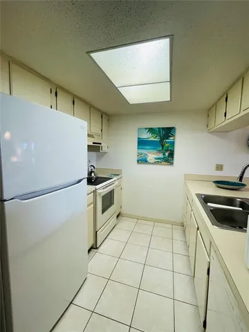 $2,700 | 4000 Oakview Drive, Unit L9, Port Charlotte, FL 33980