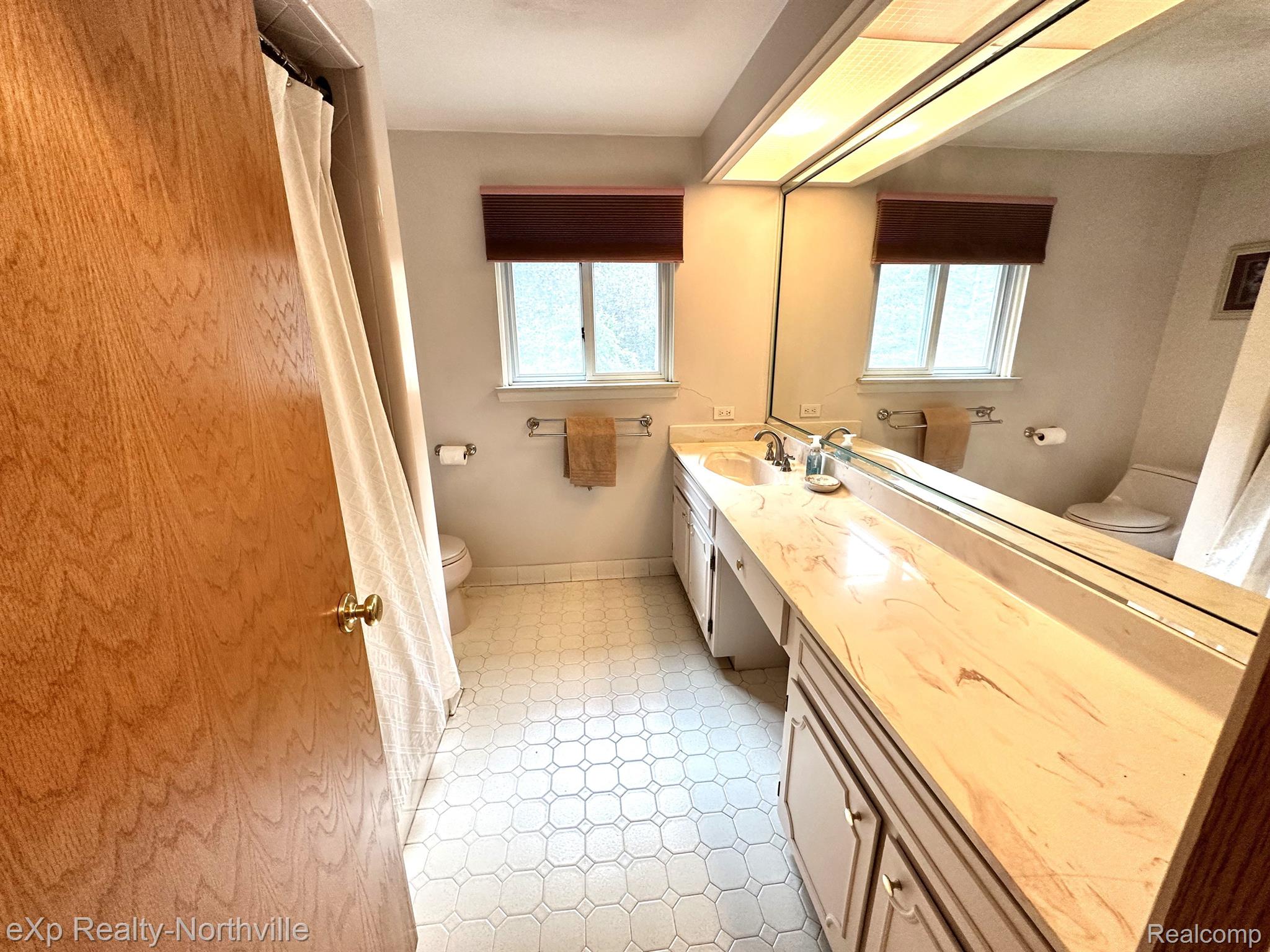 16017 Riverside Drive Livonia, MI 48154 - Photo 30 of 34 Gallery Image 30