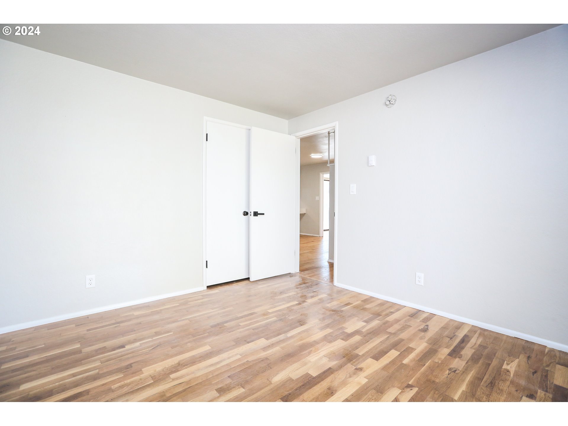 805 Kelly Lane Eugene, OR 97404 - Photo 20 of 31 a view of an empty room
