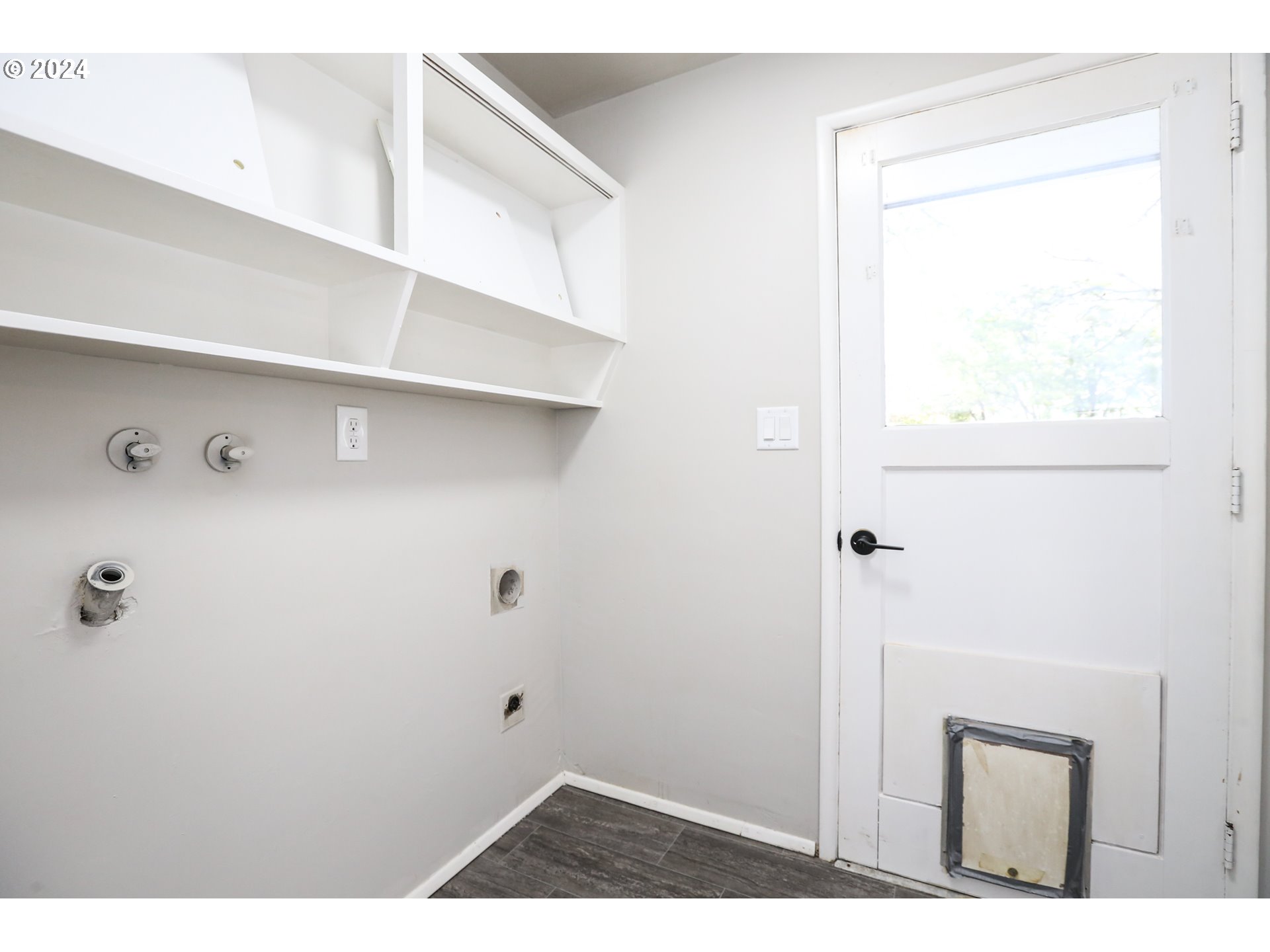 805 Kelly Lane Eugene, OR 97404 - Photo 23 of 31 a view of an empty room