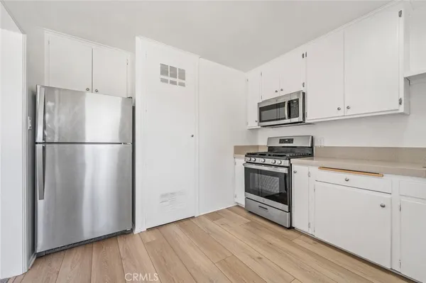 $2,975 | 350 Y Place, Unit D, Laguna Beach, CA 92651