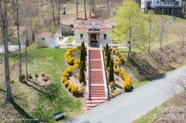 $250,000 | 14 Lila Lane, Leicester, NC 28748