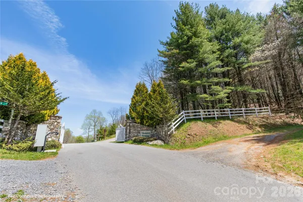 $250,000 | 14 Lila Lane, Leicester, NC 28748