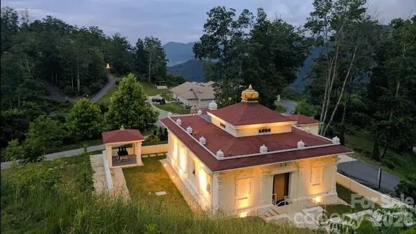 $250,000 | 14 Lila Lane, Leicester, NC 28748