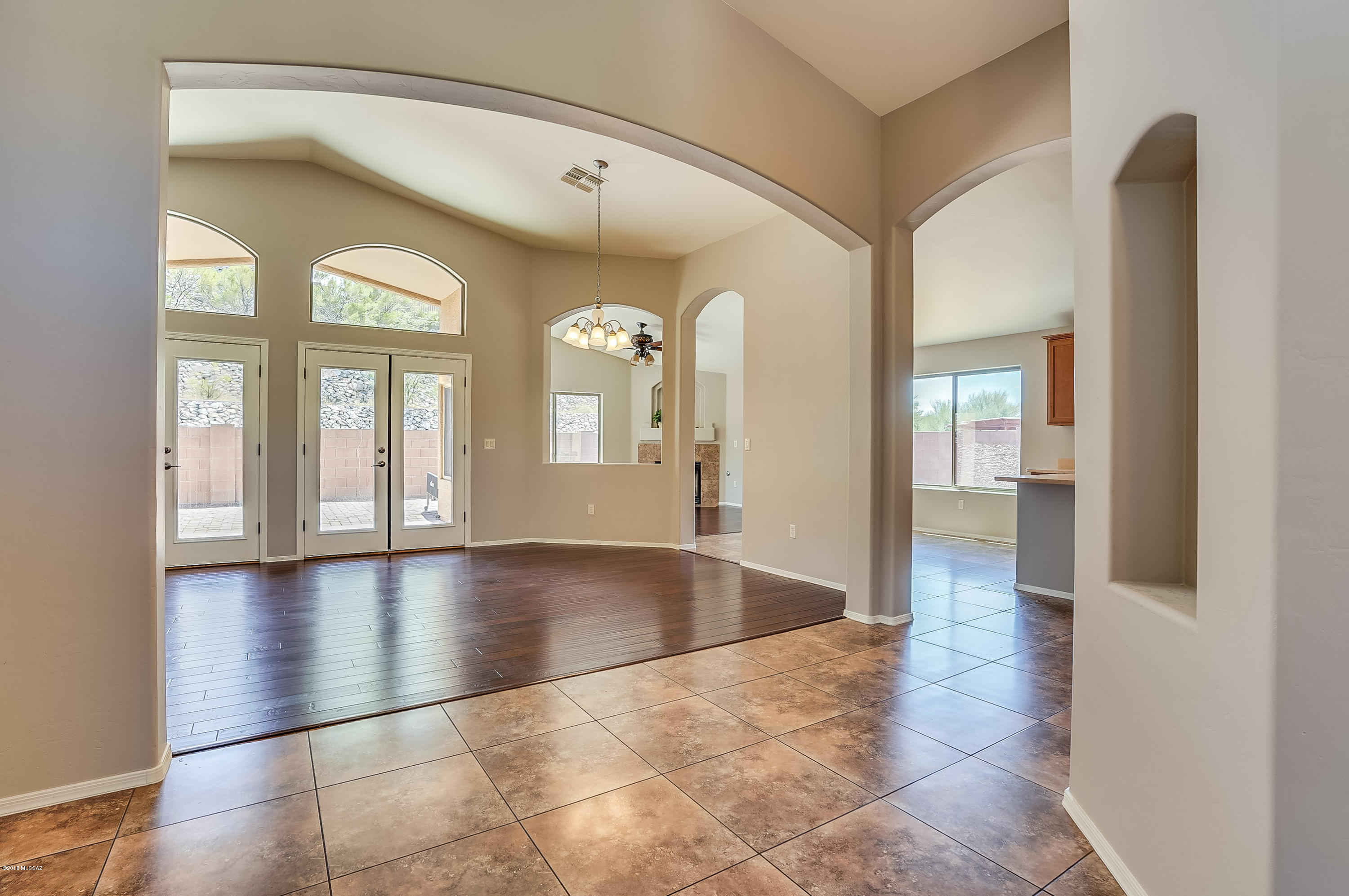 39088 South Running Roses Lane Tucson, AZ 85739 - Photo 3 of 40 Gallery Image 3