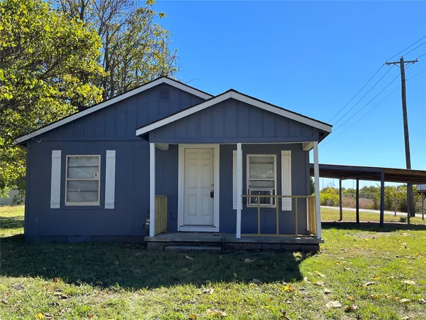 $975 | 102 East Atlanta Avenue, Davis, OK 73030