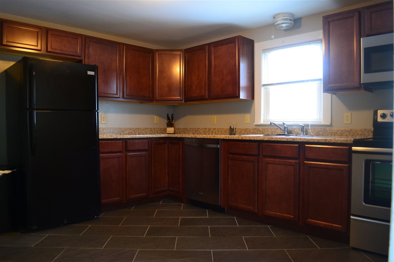 46 Maple Street Rochester, NH 03867 - Photo 1 of 19
